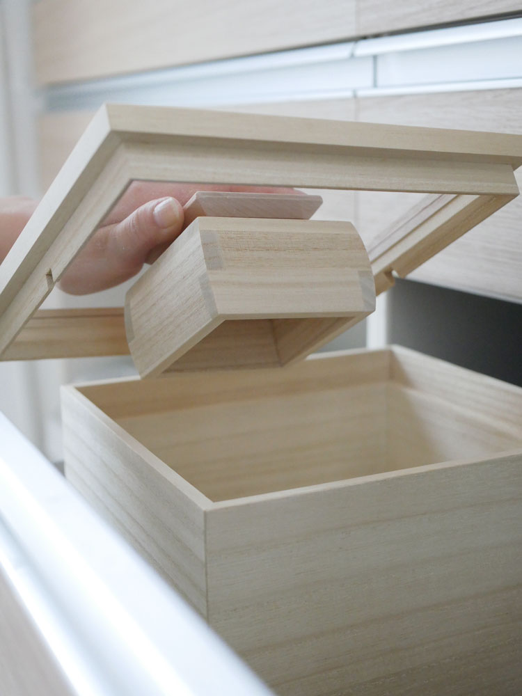 増田桐箱店の蜜蝋仕上げ桐製米びつ