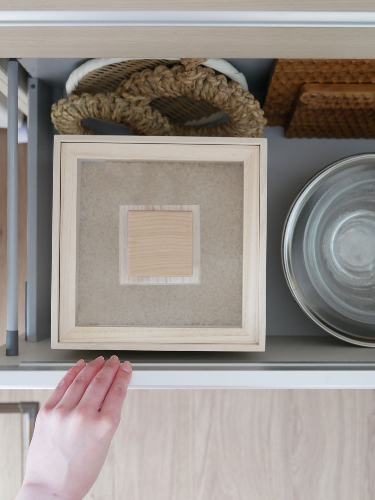 増田桐箱店製の桐製米びつ