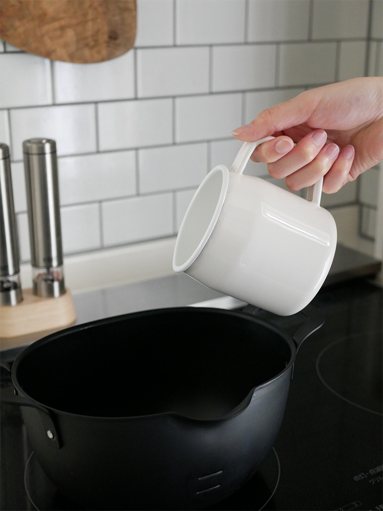 富士ホーローオイルポット1.0L、0.8L、0.35Lとカートリッジ