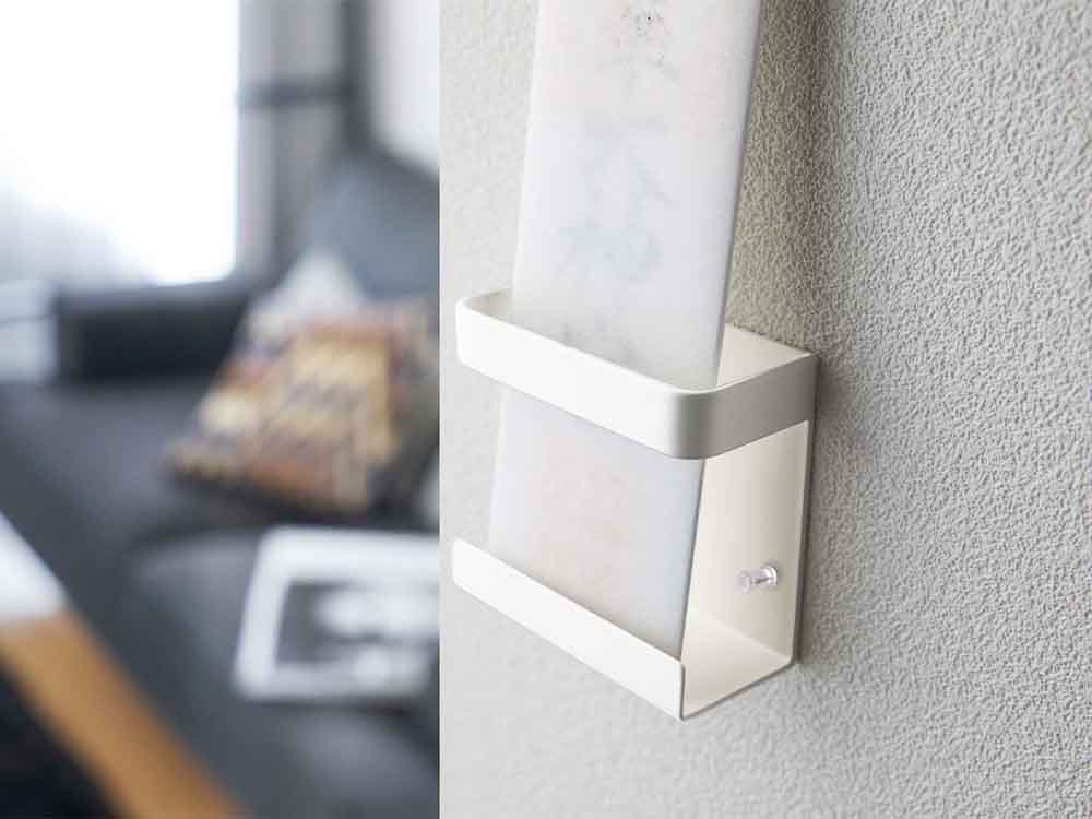 銀色の壁掛け神札ホルダー