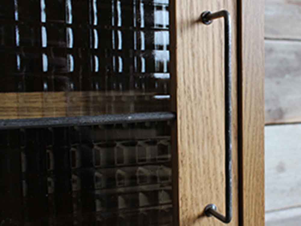 アデペシュ スライドガラスローボード1200の木製キャビネット