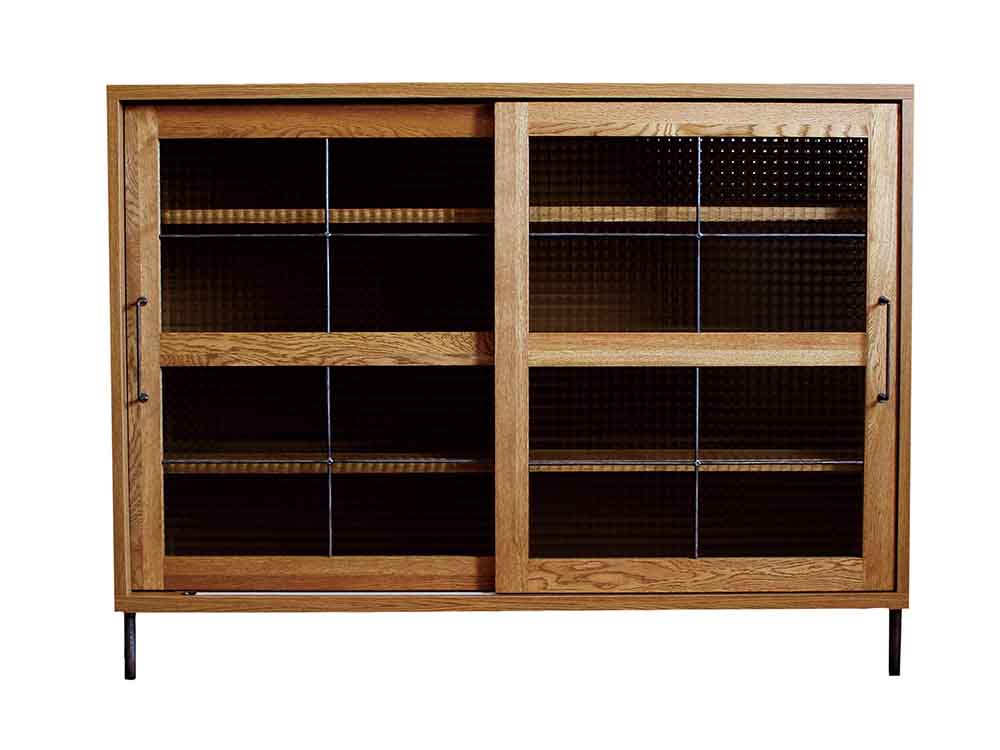 オーク無垢材とガラスを使用したスライド式ローブォード