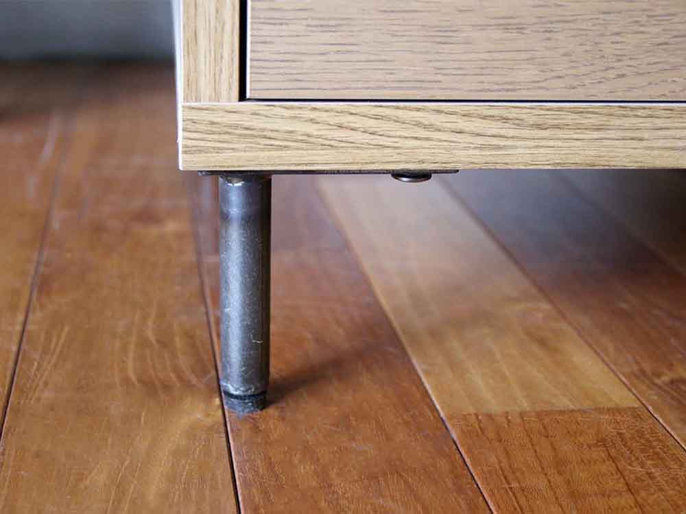 オーク突板のadepecheスマートドロワーと木製床