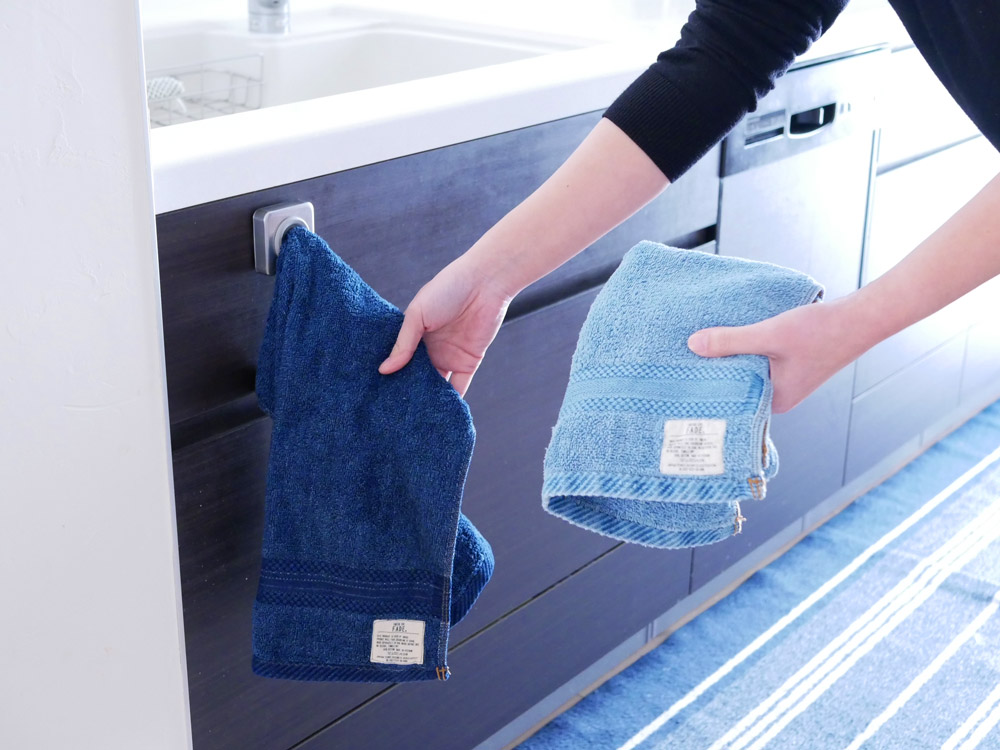 ダルトン製ステンレスタオルホルダーとタオル