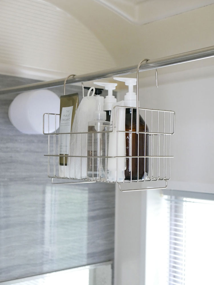 キッチン棚に置かれたbws SELECTIONお風呂用バスケット