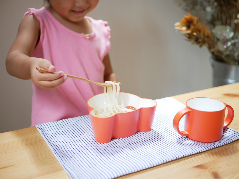 タックのベア型キッズディッシュプレートとボウル