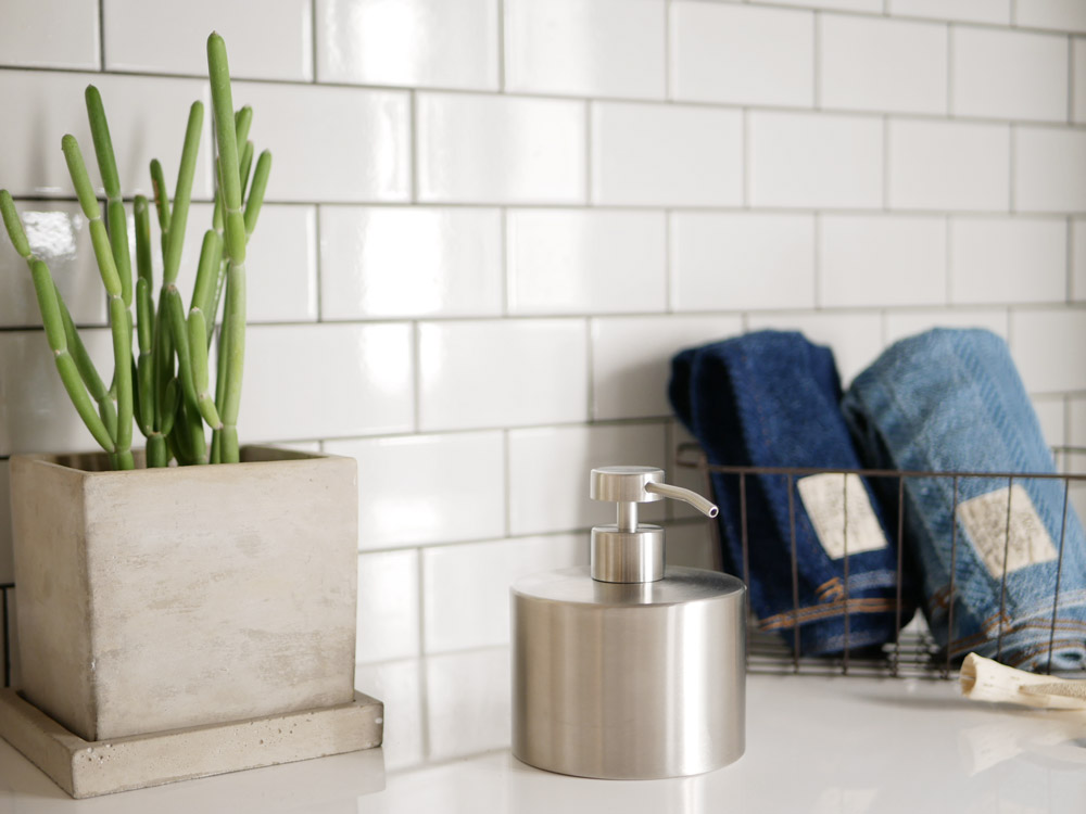 ダルトン製ステンレスソープディスペンサー