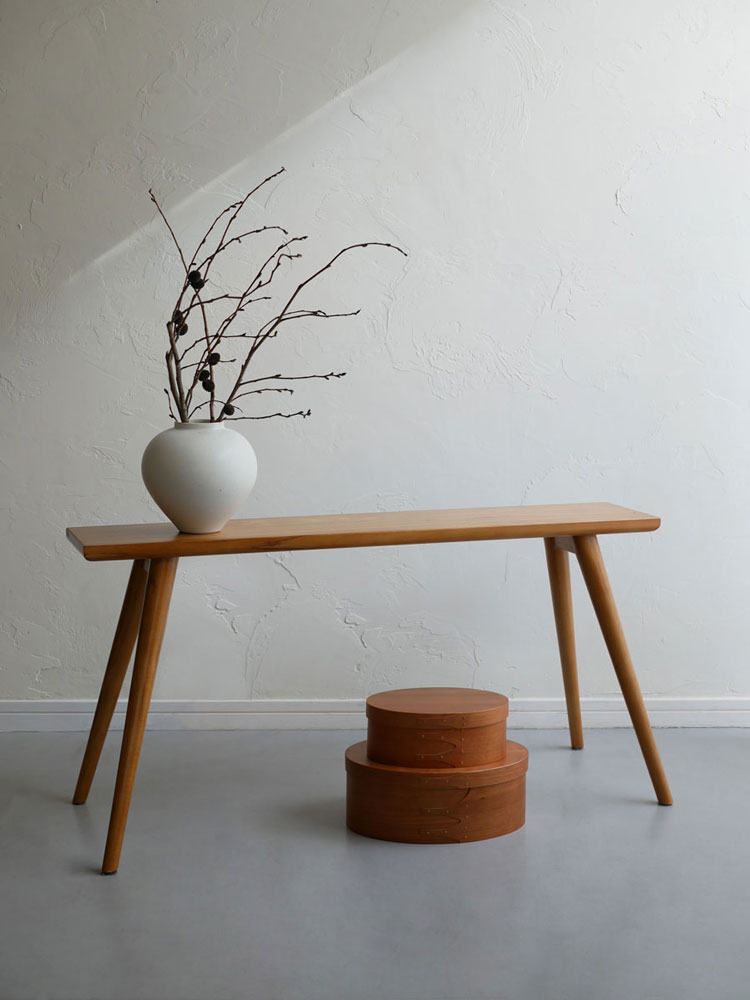 Comore Sunの木製チークベンチ