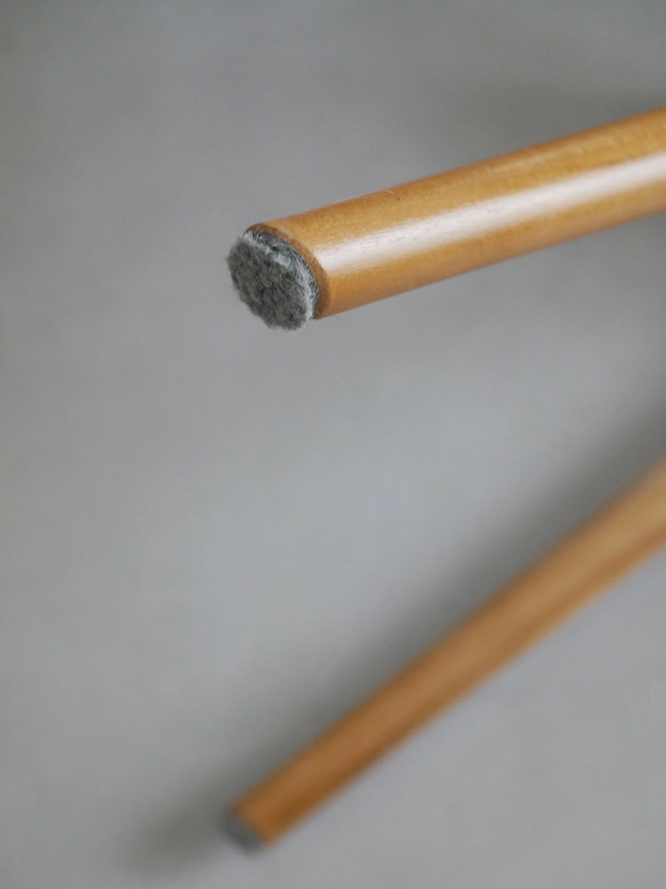 Comore Sunの木製チークベンチ、パイプデザイン