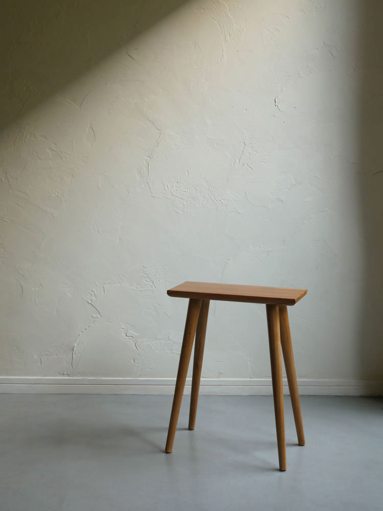 Comore Sunのチーク製スツール