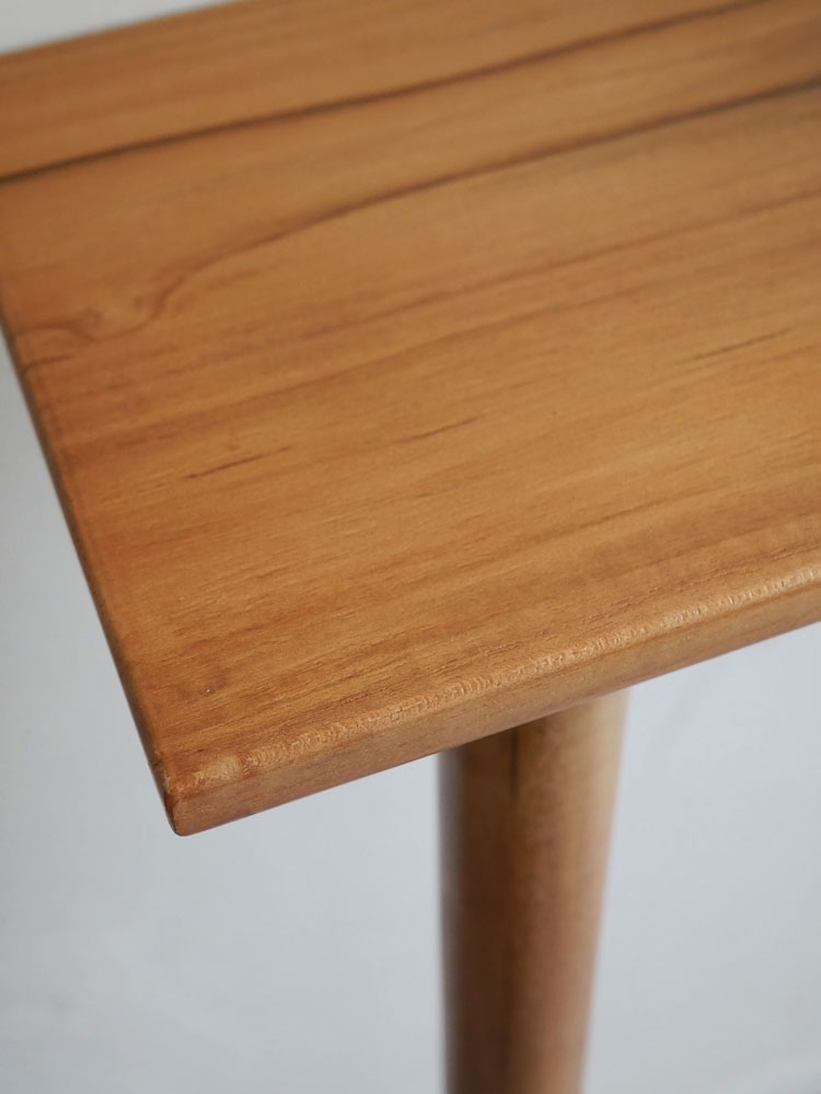 チーク材の【Comore Sun】コンソールテーブル