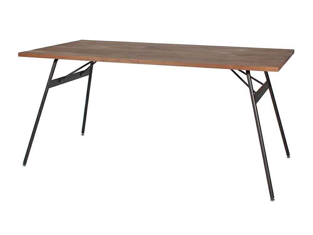 アデペシュウェルメダイニングテーブルの写真