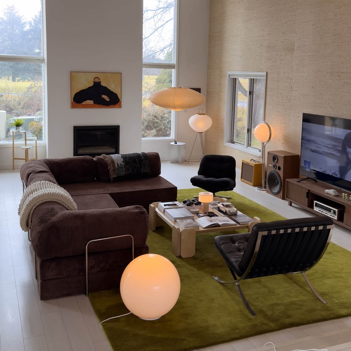 restrained 1970s modern lounge livingroom