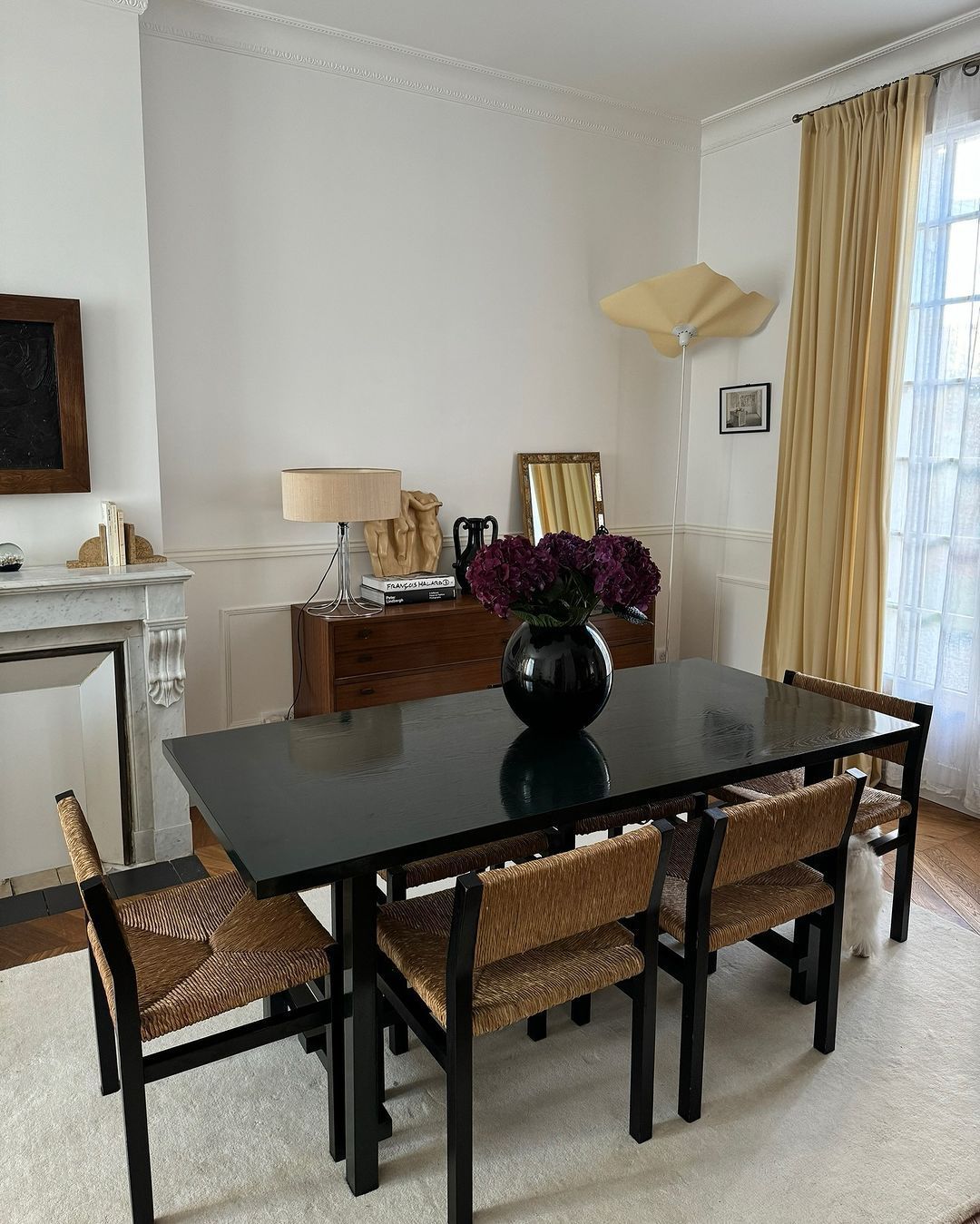 Parisian neoclassical diningroom