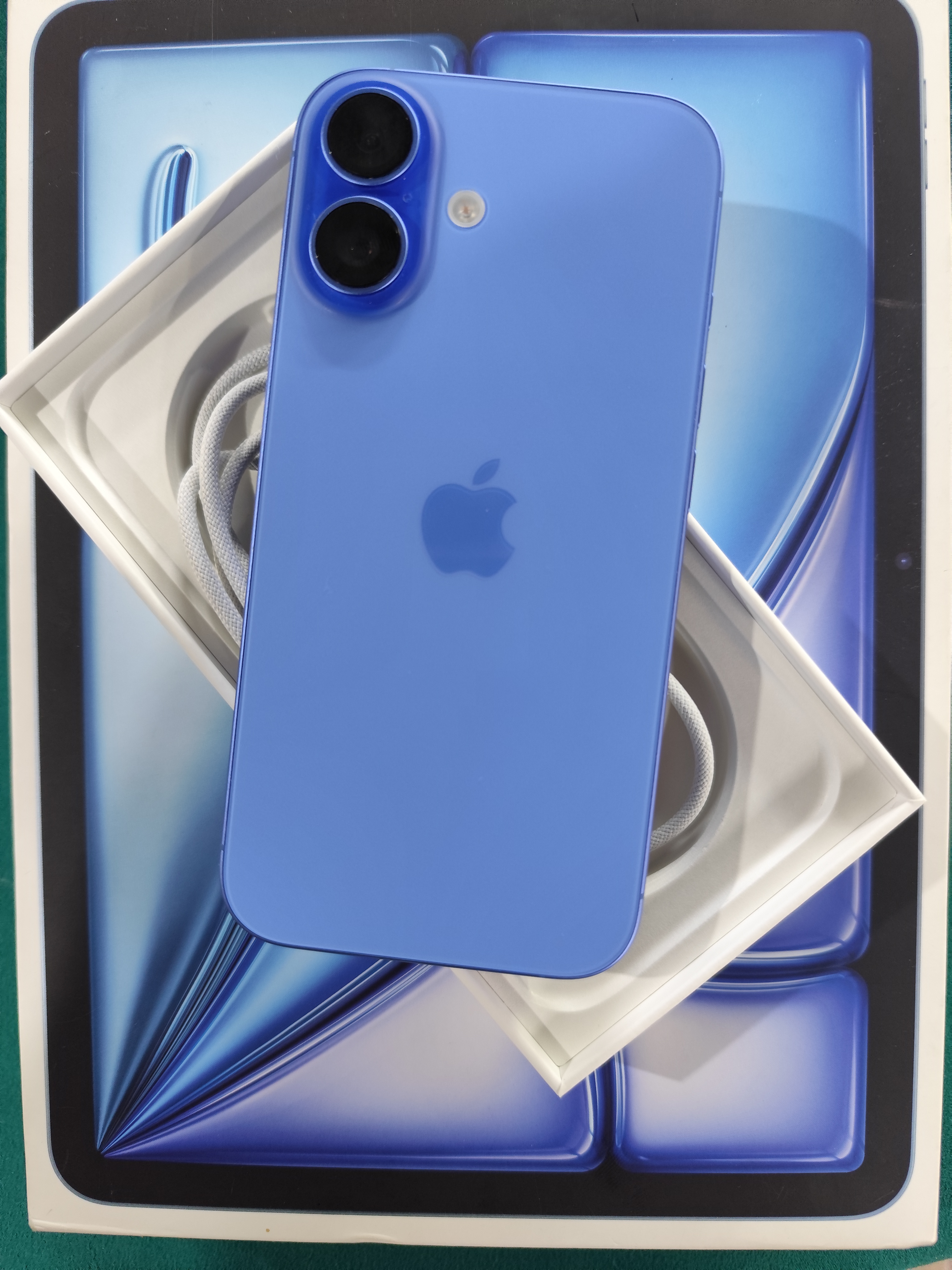 iPhone 16 128gb mavi - Resim 2