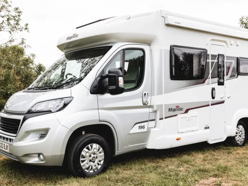 Luxury 6 Berth Motorhome hire in Grantham, Lincolnshire