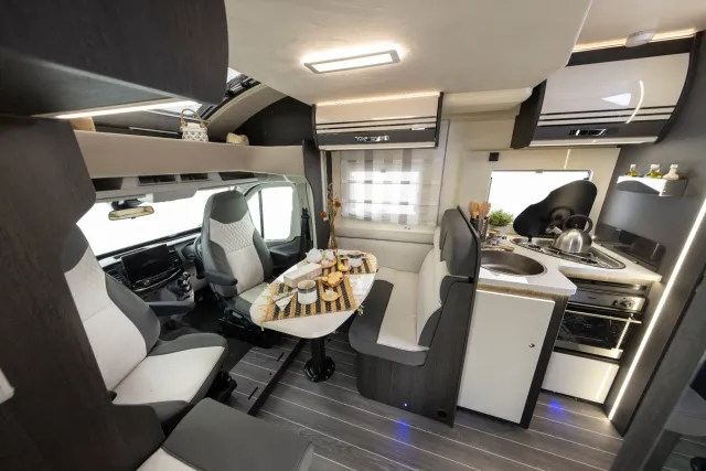 Motorhome image 3