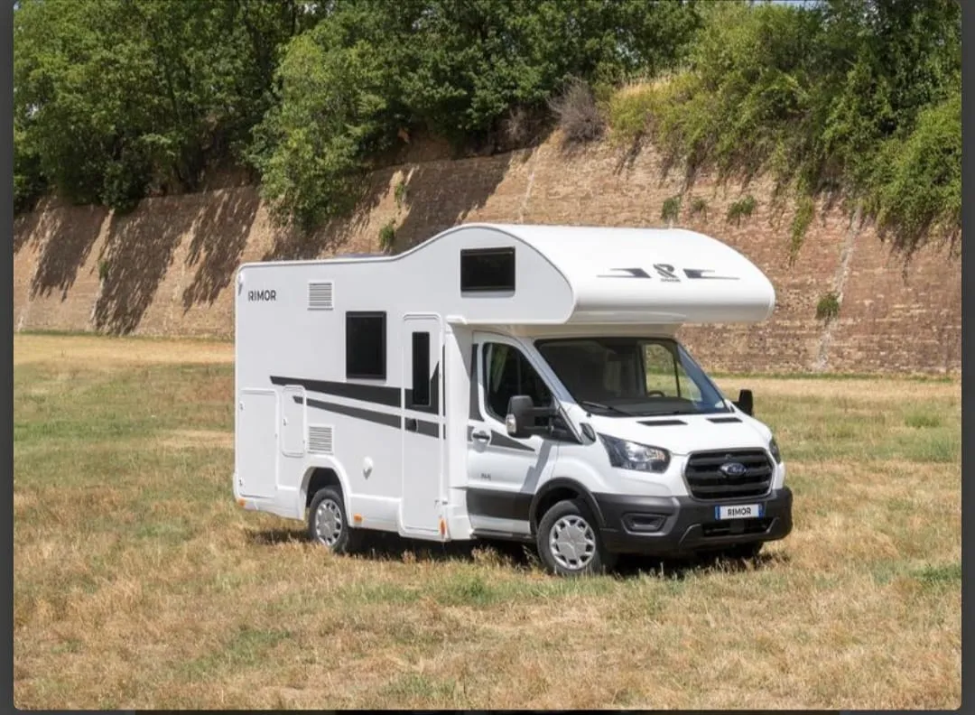 St.agnes motorhome hire. New Model,Rimor Kiling 4 - 4 Berth 