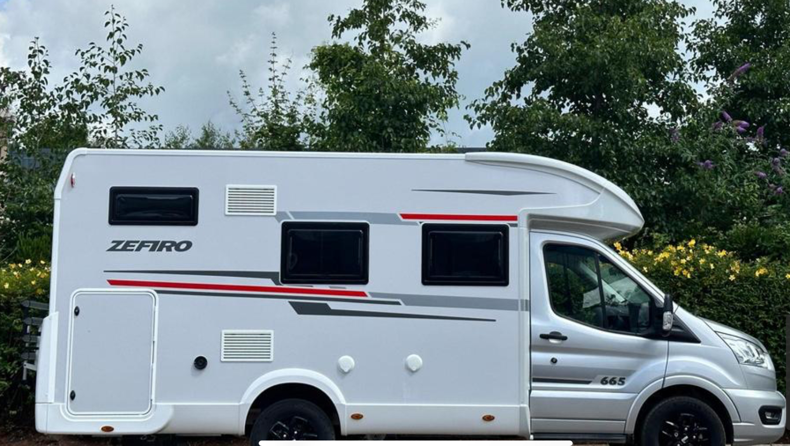 Cumbernauld motorhome hire, near Glasgow. 4Berth Price Includes, Bedding Towels Ins Etc