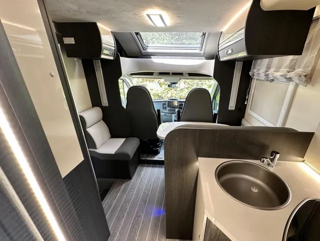 Motorhome image 3