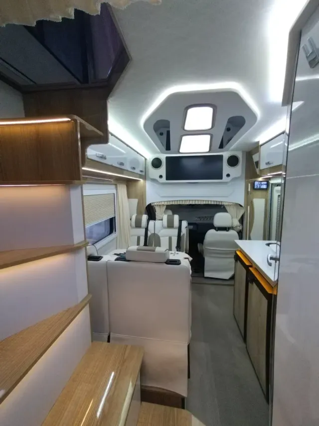 Motorhome image 3