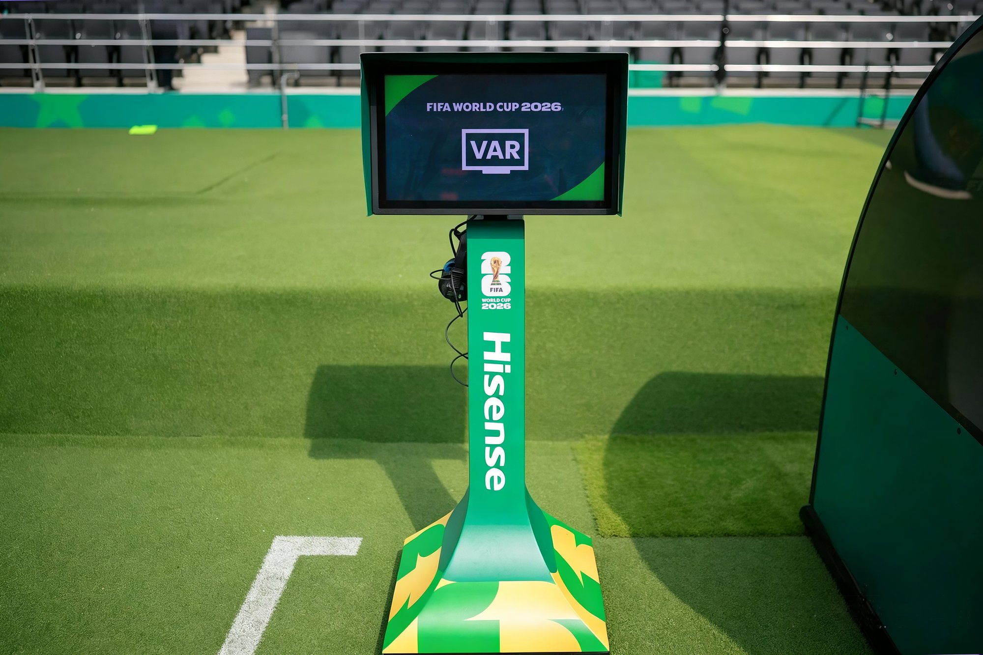 Estaci&oacute;n VAR de Hisense en verde para la Copa Mundial de la FIFA 2026
