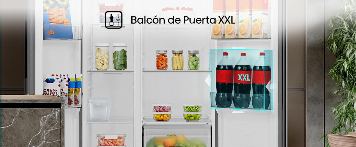 El diseño de balcón con puerta XXL proporciona el espacio perfecto para almacenar frascos grandes o botellas de 2 lit…