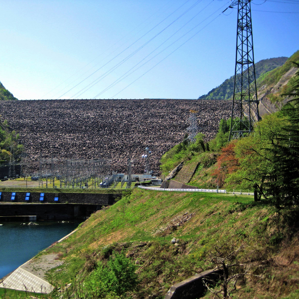 御母衣ダム（岐阜県白川村）の写真・外観
