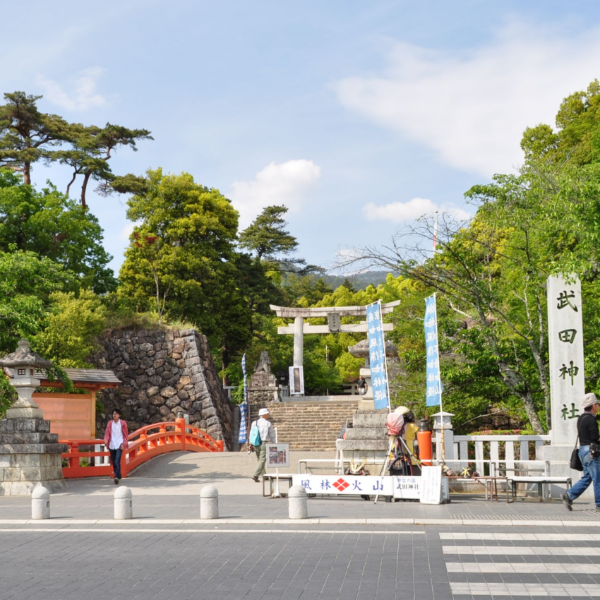武田神社(山梨県甲府市)の写真・外観
