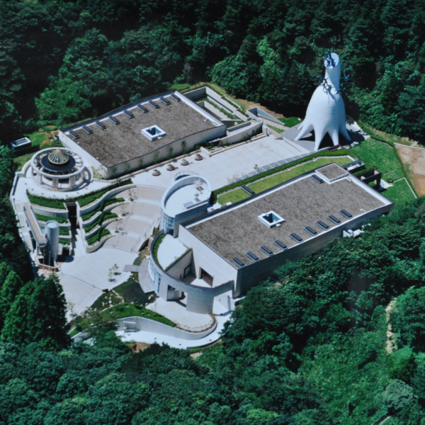 川崎市岡本太郎美術館（神奈川県）の写真・外観