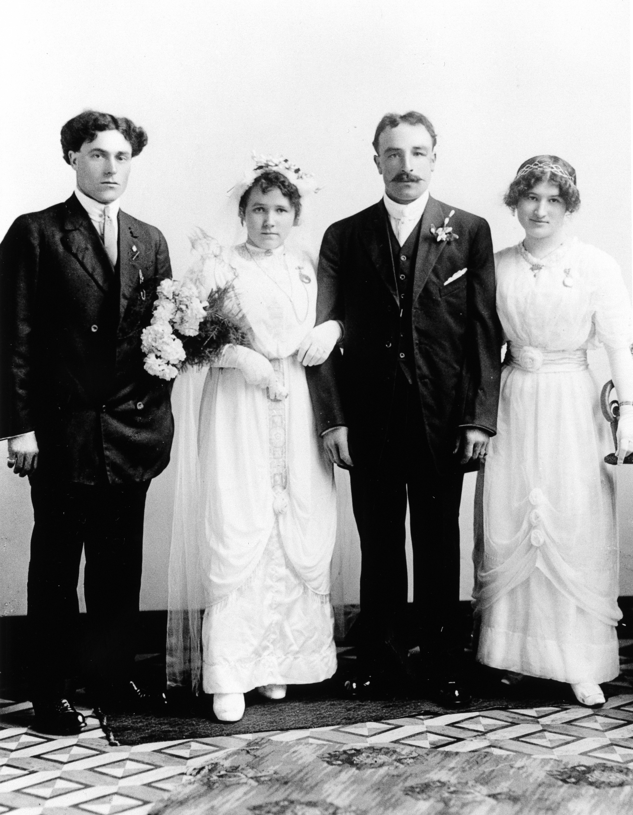Shades of South San Francisco - Wedding, 1900 (Internet Archive)