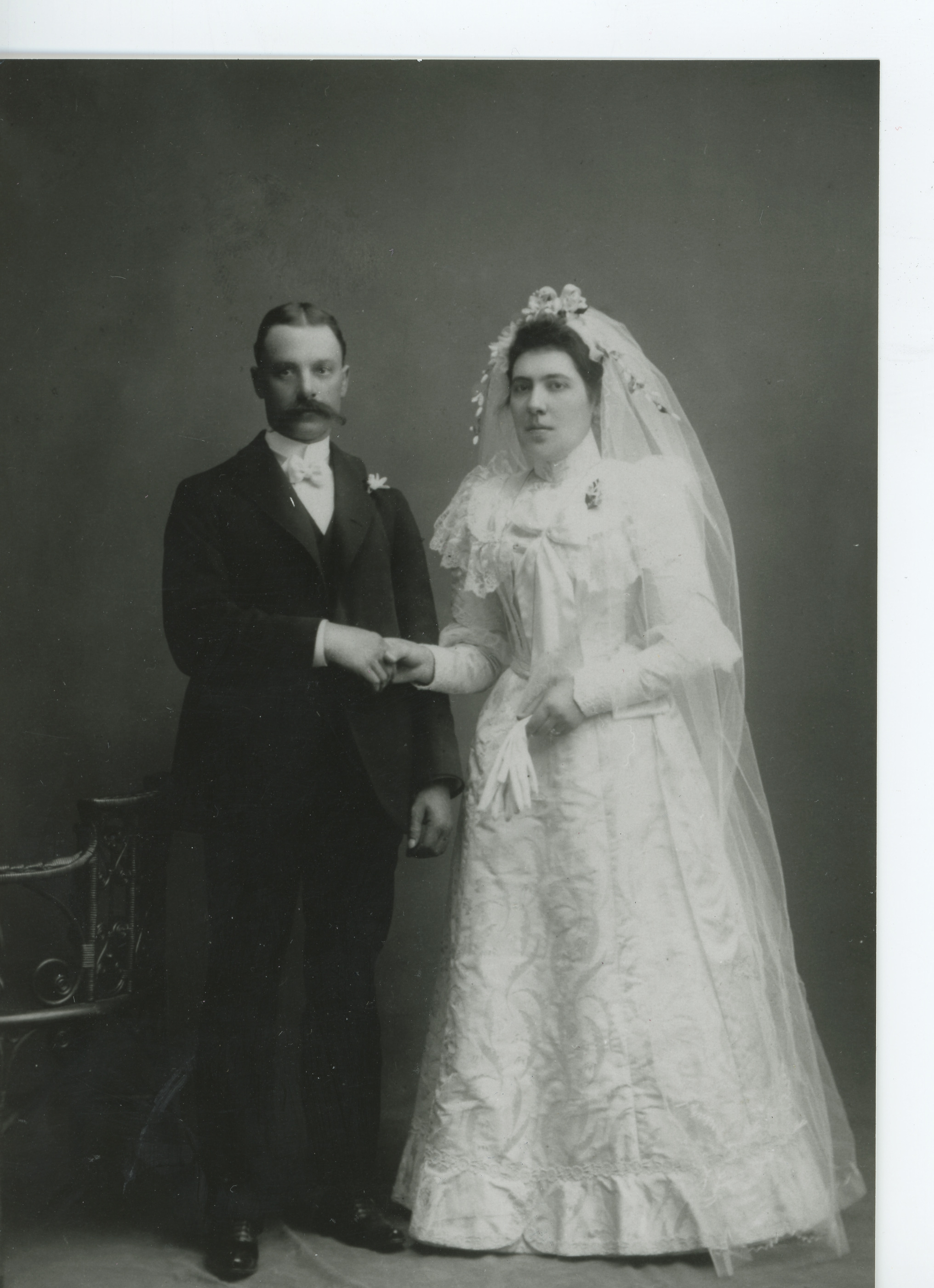 People: Frank Silva and Rosa Pacheco Wedding picture, 1901, 1901 (Internet Archive)
