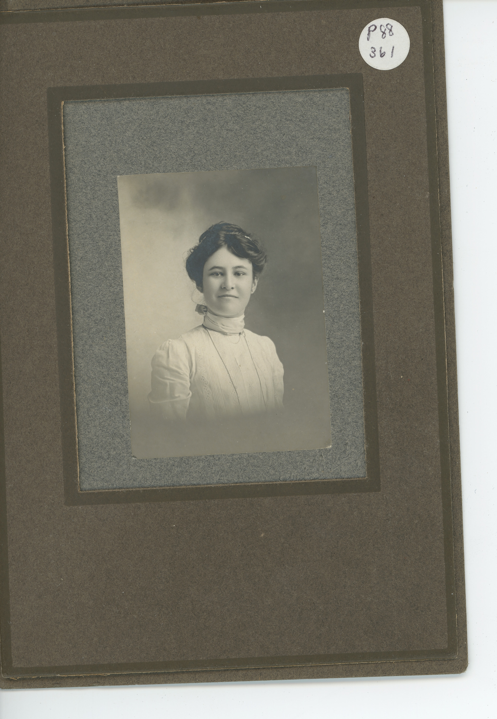 People: Mary DeBorba Portrait looking at the camera, 1900~, 1900 (Internet Archive)