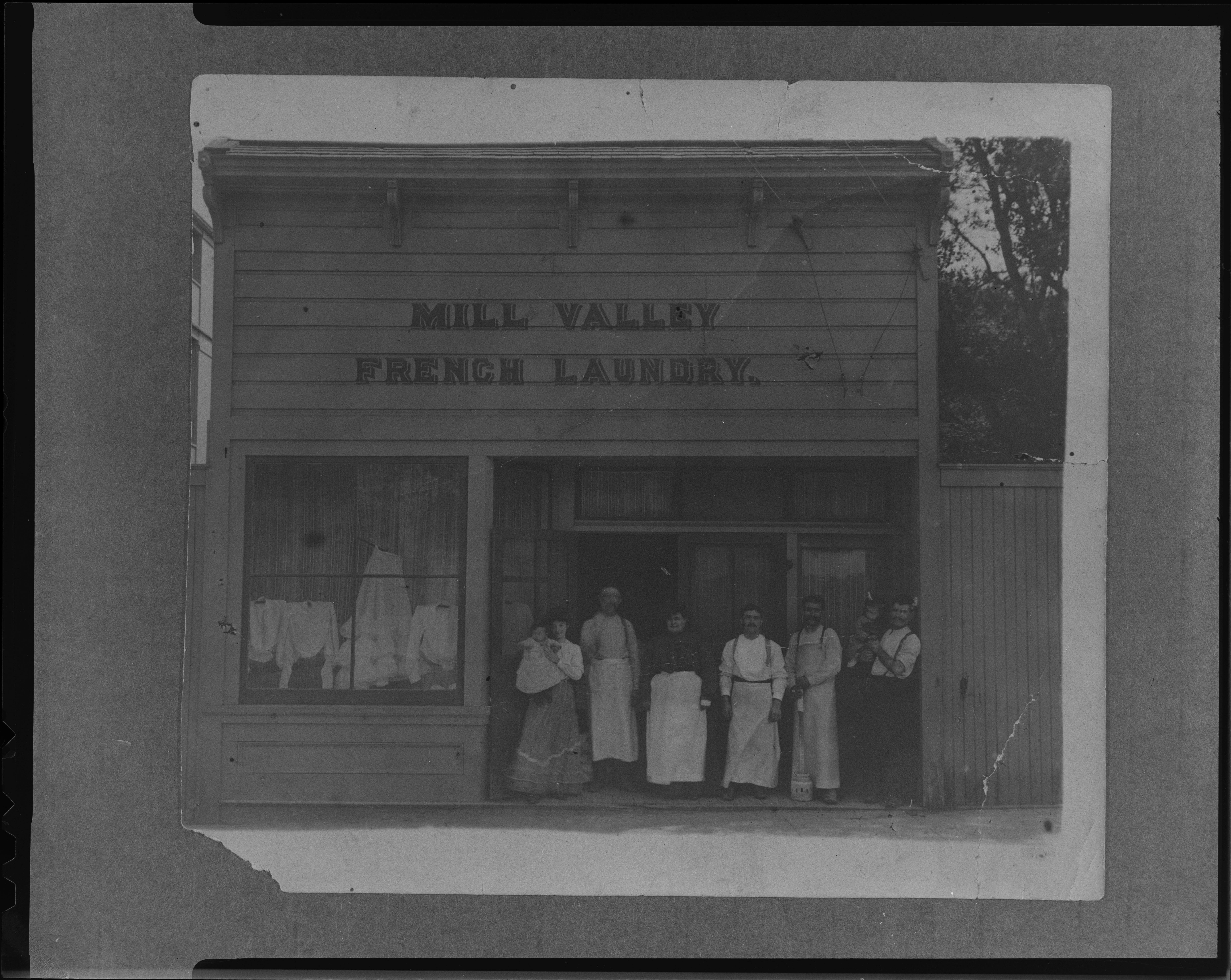 Group portrait outside of the Mill Valley French Laundry, 1915 (Internet Archive)