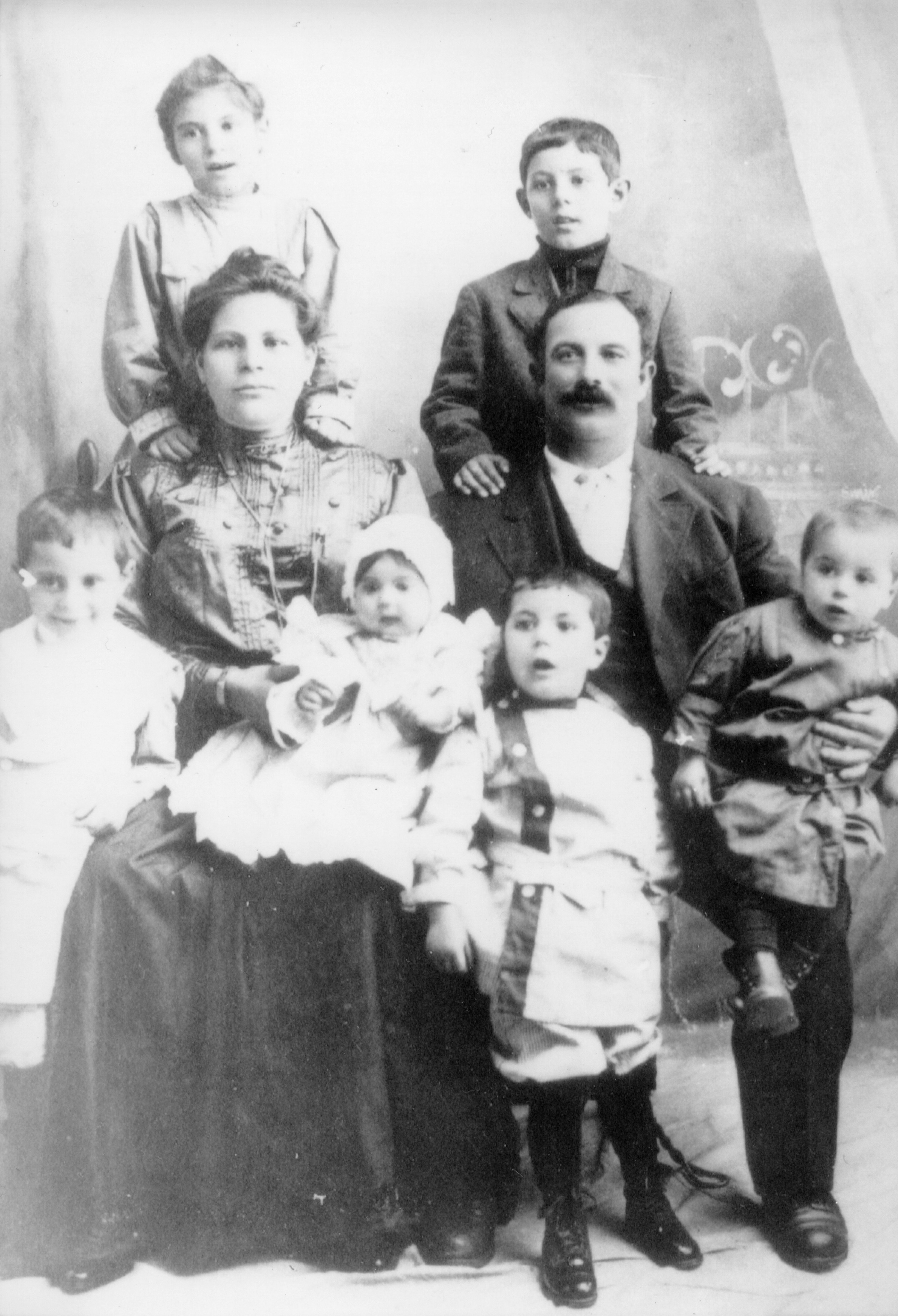 Colletto family, ca. 1916, 1916 (Internet Archive)