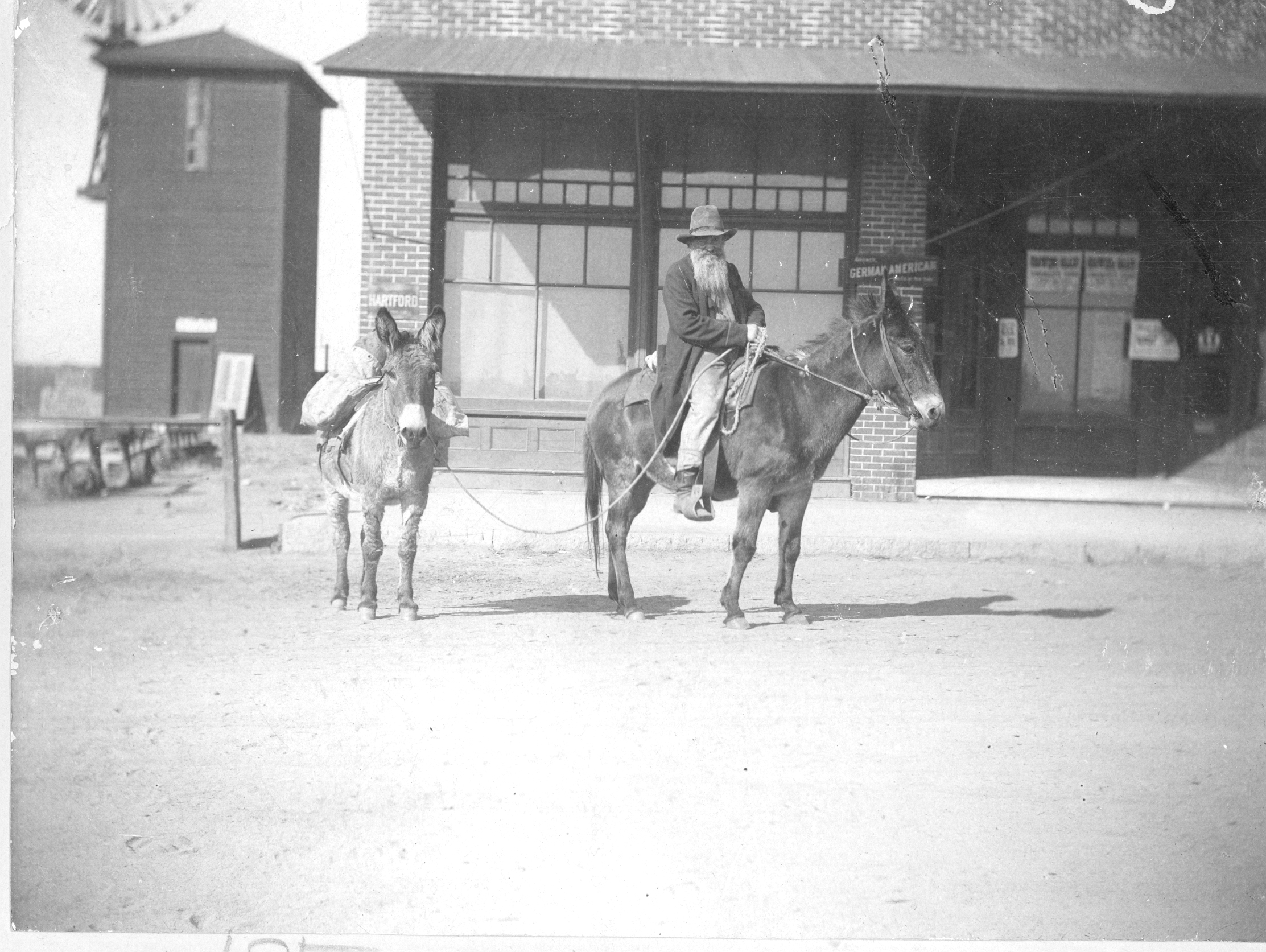 John Wirt Delivering Oranges in Exeter, California (Civil War), 1895 (Internet Archive)