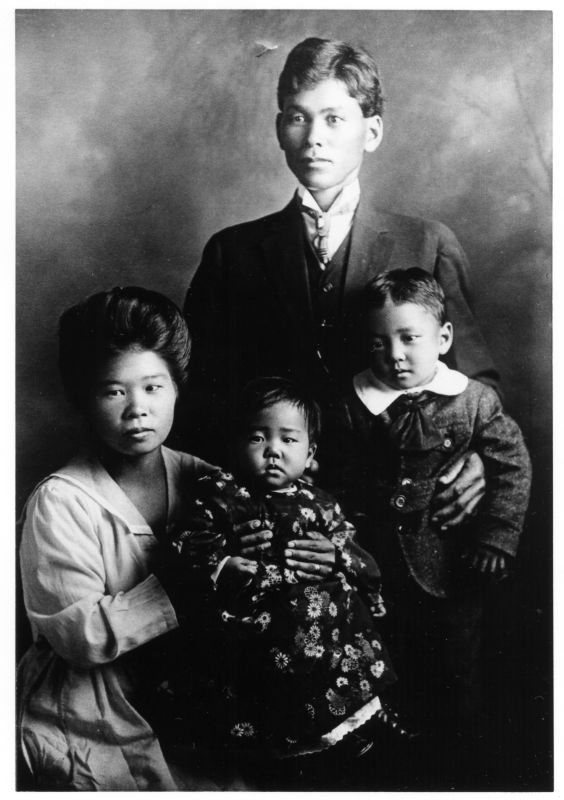 Imoto Family, 1918 (Internet Archive)