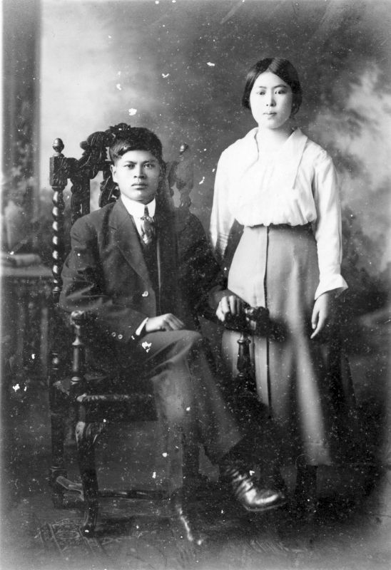 Masanojo with Masae Oku on her arrival as a picture bride, 1918 (Internet Archive)