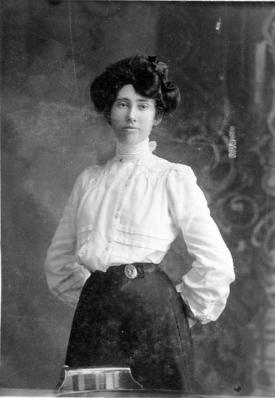Carolyn Gordon Worthley, Fowler, California, ca 1911, 1911 (Internet Archive)