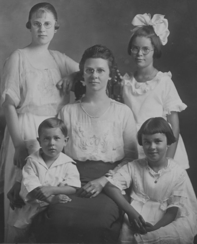 Early Residents of Exeter, California, 1918 (Internet Archive)