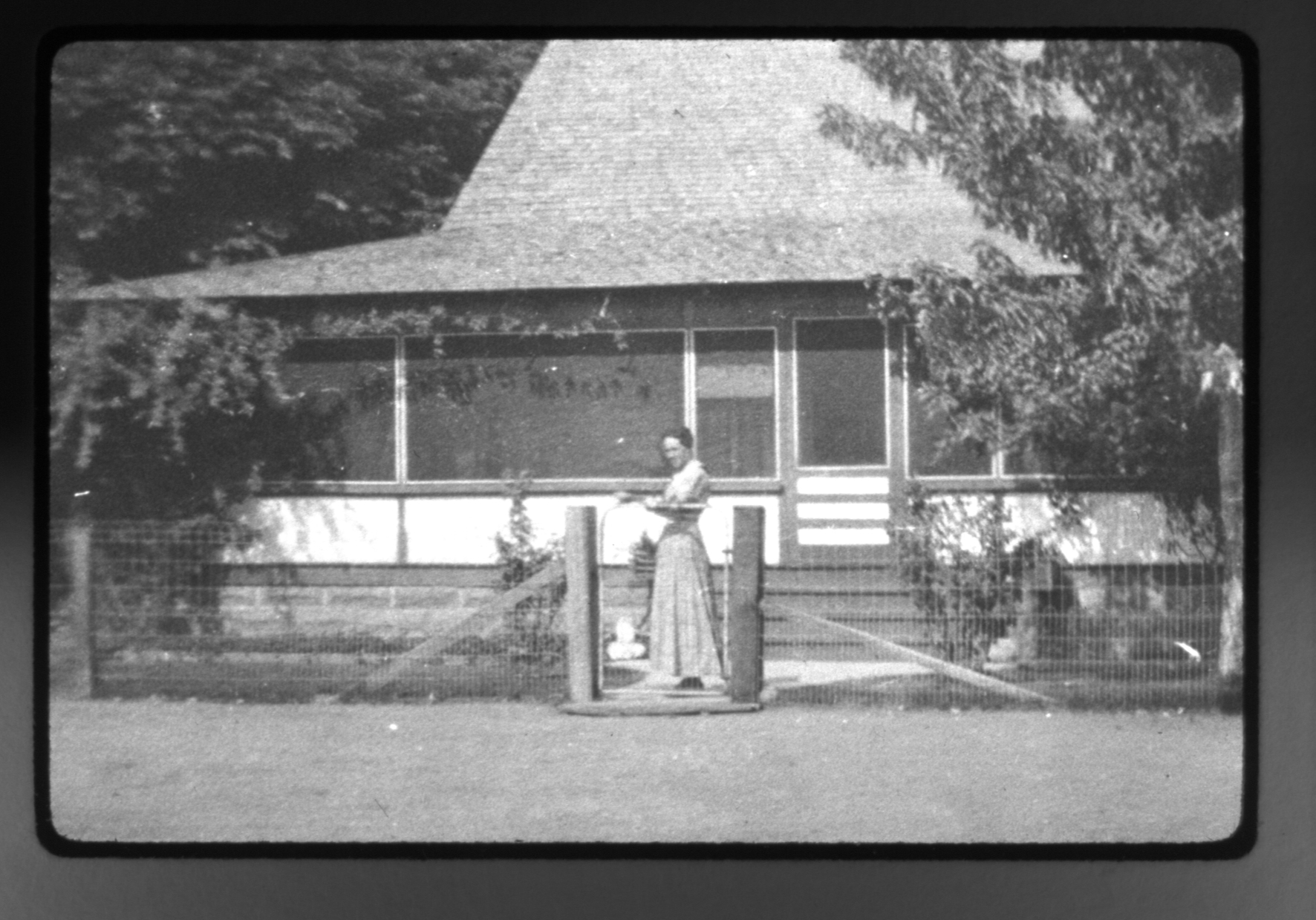 Mrs. Leonard Bergen, 001, 1915 (Internet Archive)