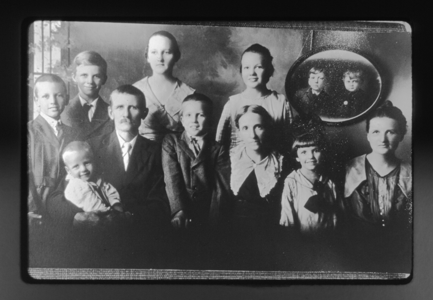 Todd Family, 1920 (Internet Archive)