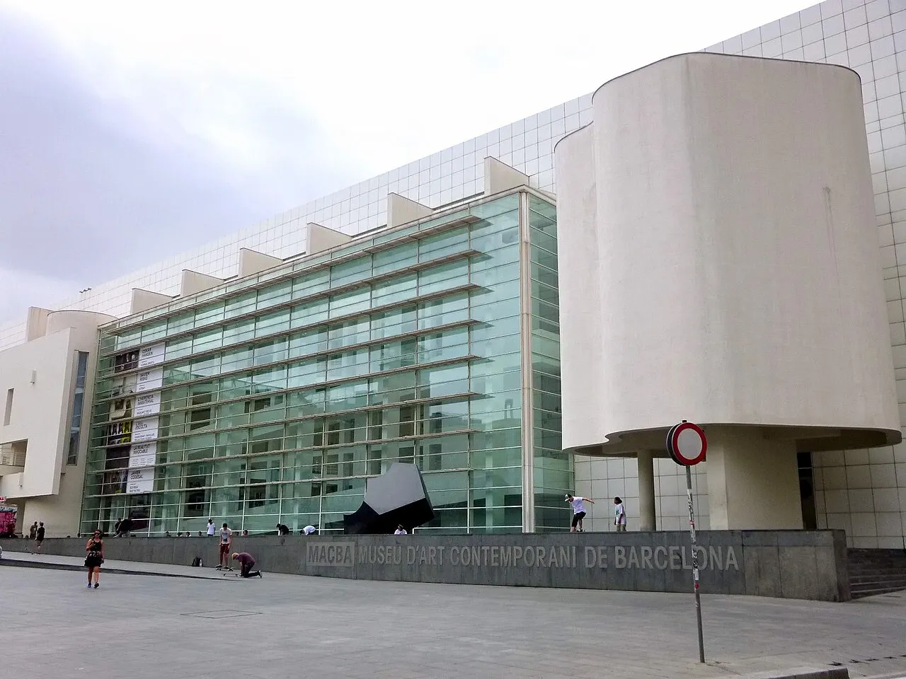 MACBA – Museu d'Art Contemporani de Barcelona — MACBA building exterior, Barcelona