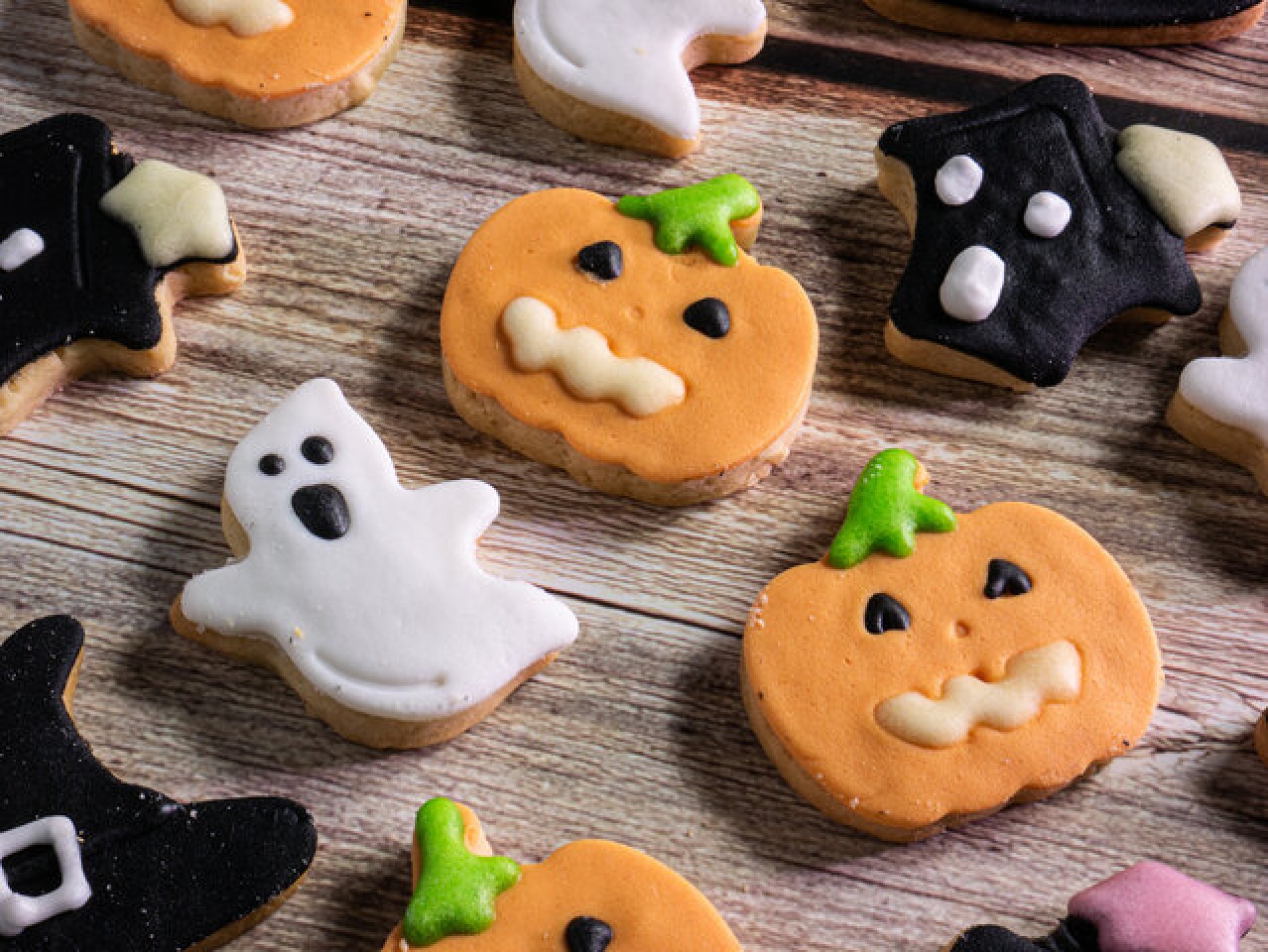 Halloween Cookie Decorating Class at The Backyard Event Room