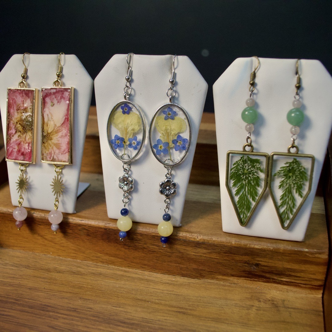 Pressed Flower Jewelry Workshop
