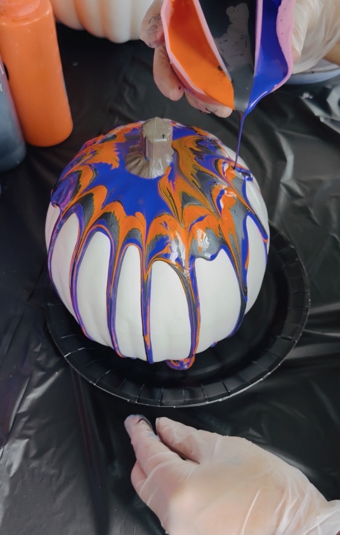 The ultimate: Pumpkin, Skull & Bear Fluid Bear Pouring Workshop 2