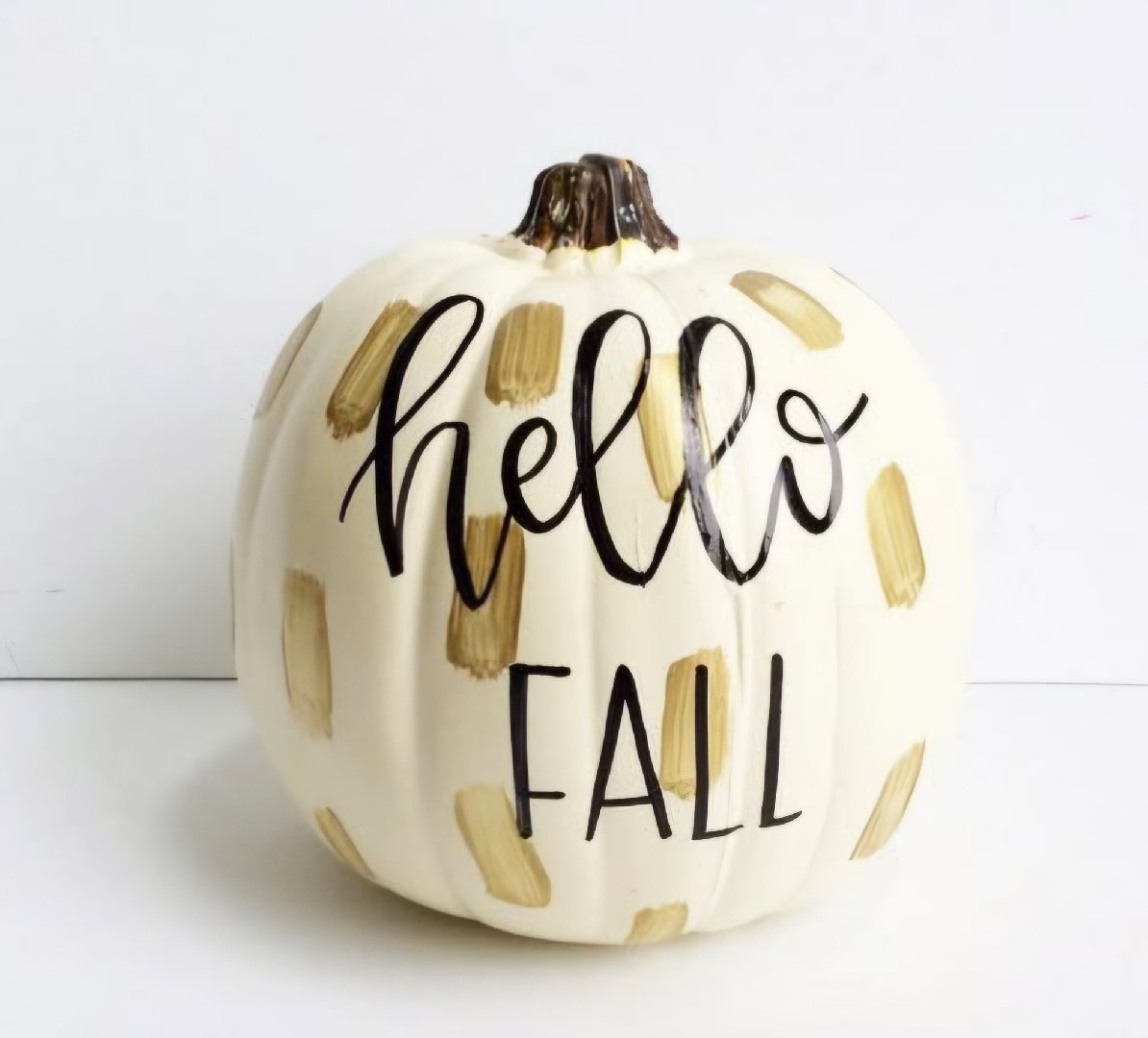 Hand-Lettered Pumpkins: Create Your Own Thanksgiving Decor 2