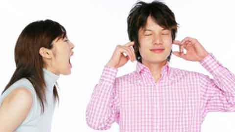 thói quen khiến người khác khó chịu?