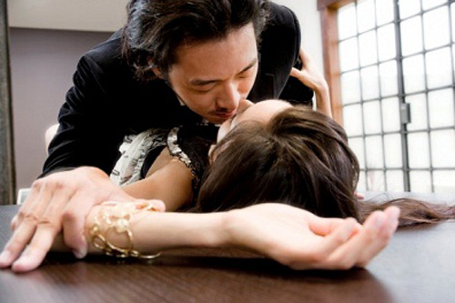 tiết lộ gây sốc của ... dê xồm công sở