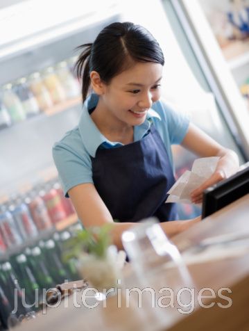 Có nên làm việc với mức lương thấp hơn mong muốn